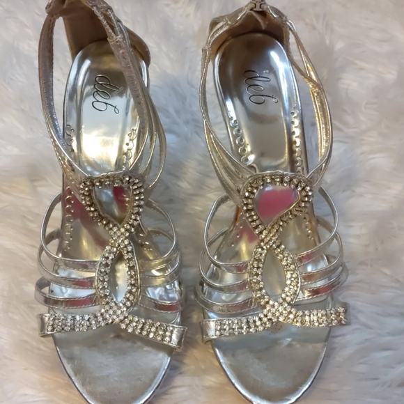 Heels - Picture 2 of 4